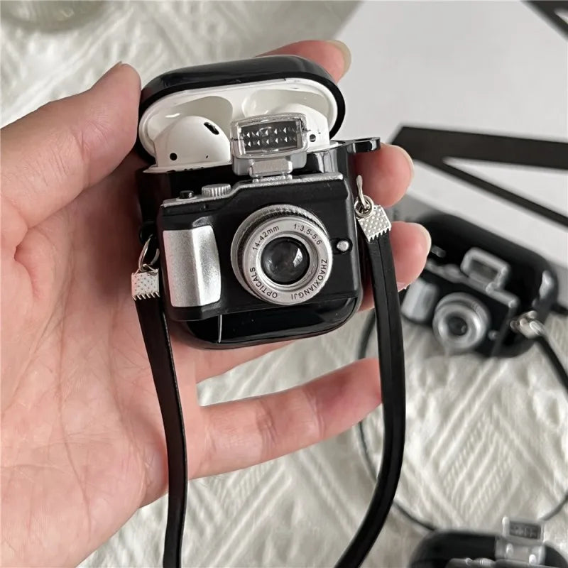 Étui pour écouteurs au design rétro de qualité supérieure avec flash lumineux pour Apple AirPods 1, 2, 3 et Pro : étui de protection en silicone souple avec sangle – Étui élégant et protecteur pour AirPods de 3e génération