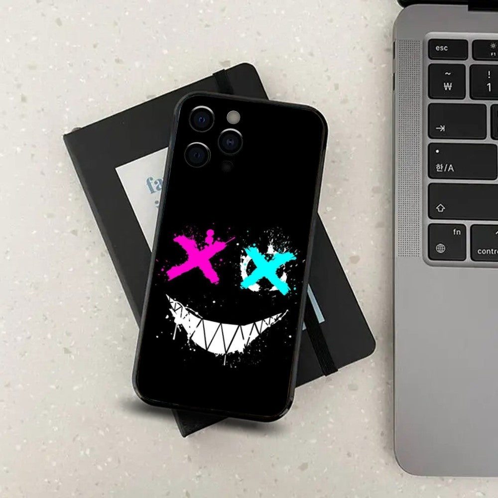 Coque iPhone Premium Rugged Devil Bad Boy Design | Étui MagSafe avec protection complète et protection d'objectif d'appareil photo pour Apple iPhone 15/14/13/12 Pro Max, Plus, Mini Cover | Coque de téléphone antichoc avec poche blindée et pare-chocs