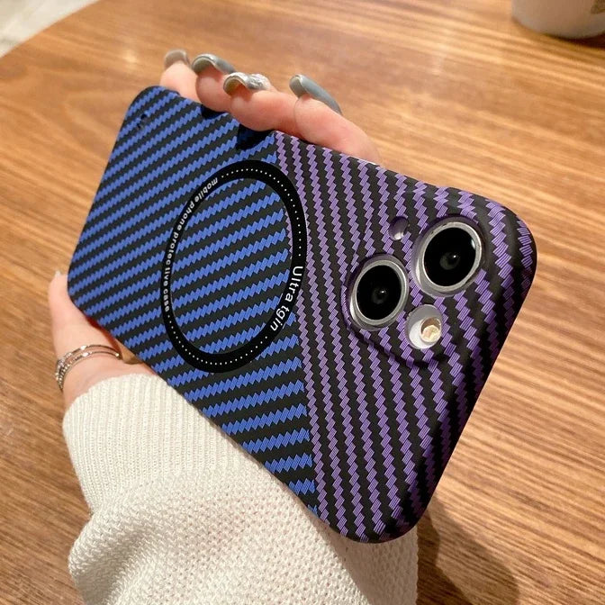 Hochwertige Kohlefaser-Magnetische iPhone-Hülle | MagSafe-Case mit Rundumschutz & Kameralinsenschutz für Apple iPhone 17/17 Air, 16/16e, 15, 14, 13 Pro Max Plus Cover | Stoßfeste Handyhülle mit Panzertasche & Stoßstangenabdeckung Schutzhülle