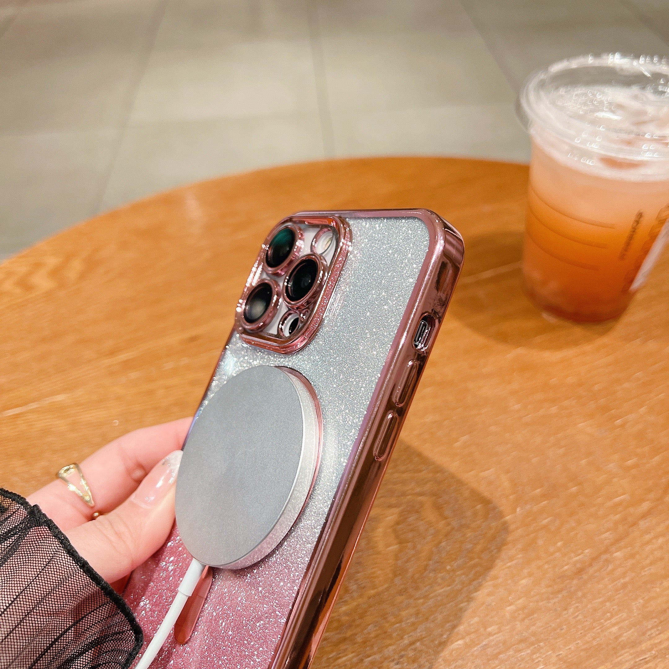 <tc>Coque magnétique de luxe pour iPhone avec bandoulière et paillettes dégradées | Étui MagSafe avec protection d’objectif caméra | Apple iPhone 17/17 Air/16/16e/15/14/13 Pro Max Plus | Étui blindé en TPU souple plaqué, protection haut de gamme</tc>