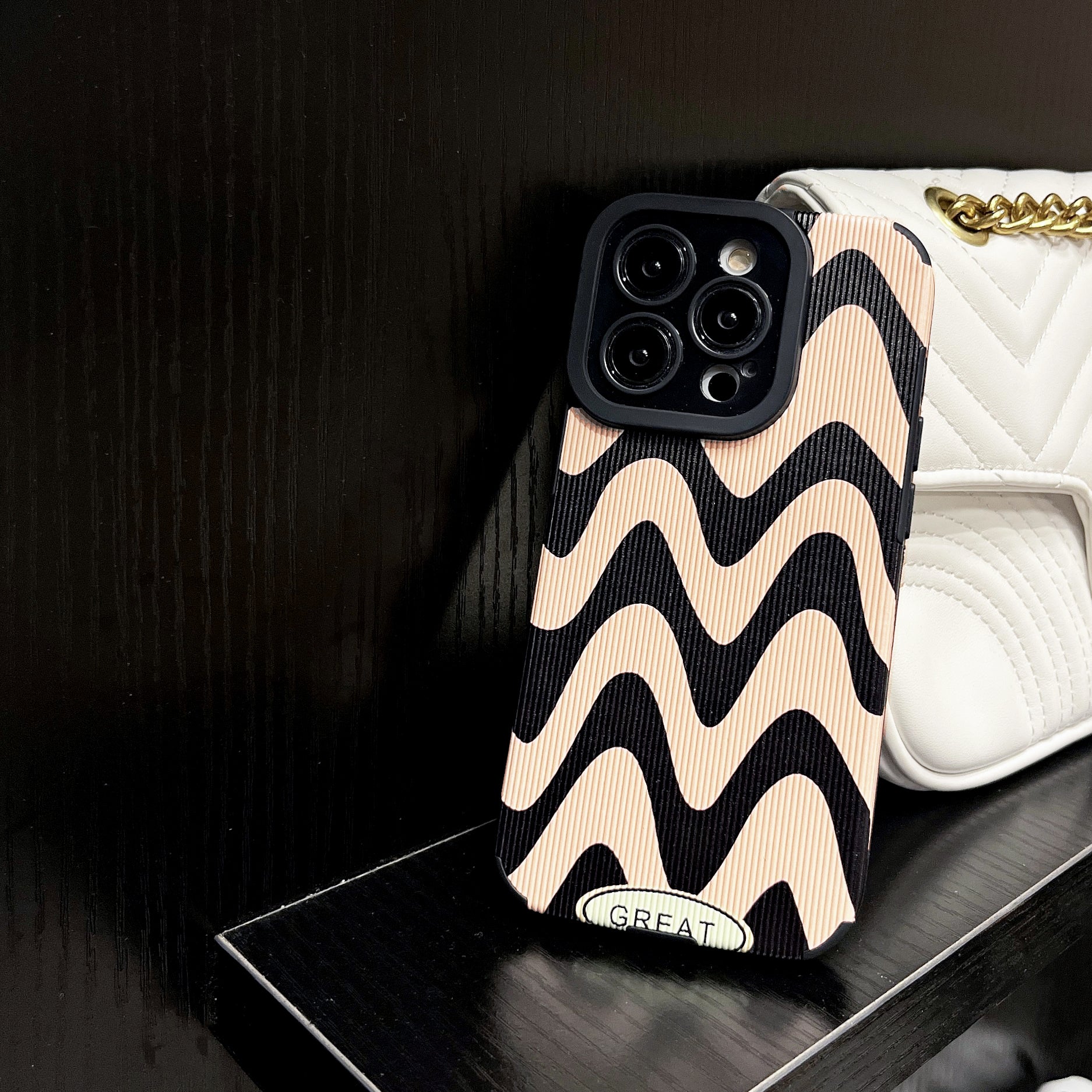 Coque iPhone ultra fine à rayures zébrées noires et blanches de luxe | Étui MagSafe avec housse de protection d’appareil photo pour Apple iPhone 15/14/13/12 Pro Max Plus | Coque blindée, coque de téléphone antichoc | Étui souple en silicone