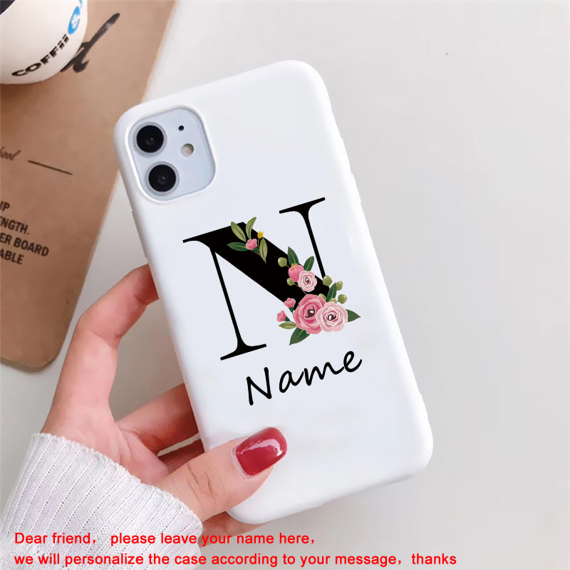 Étui Apple iPhone de luxe personnalisé | Nom conçu sur mesure, lettres majuscules et fleurs | Protection de caméra MagSafe, verre trempé, iPhone 13 14 15 Pro Max Plus